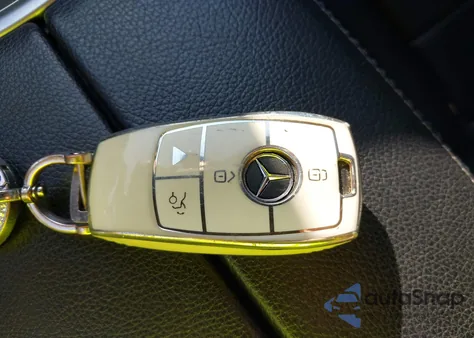 2019 Mercedes-Benz C 300 из США, поврежденный, VIN 55SWF8DB1KU318960